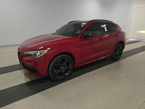 2023 Alfa Romeo Stelvio Estrema AWD