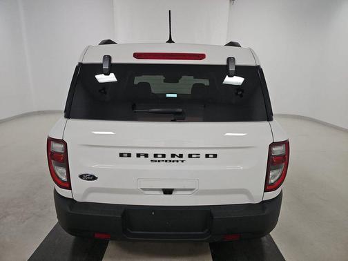 Oxford White 2023 Ford Bronco Sport Outer Banks 4x4