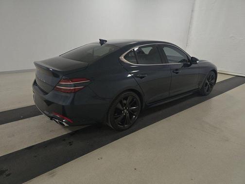 2023 Genesis G70 2.0T RWD