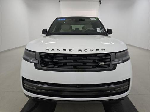 2025 Land Rover Range Rover P550e Autobiography
