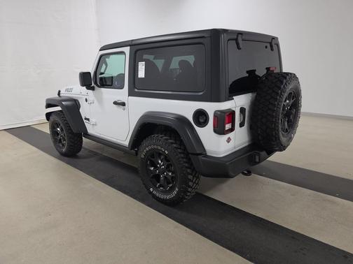 Bright White Clearcoat 2022 Jeep Wrangler Willys 4x4