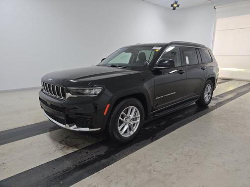 Diamond Black Crystal Pearlcoat 2023 Jeep Grand Cherokee L Laredo 4x2
