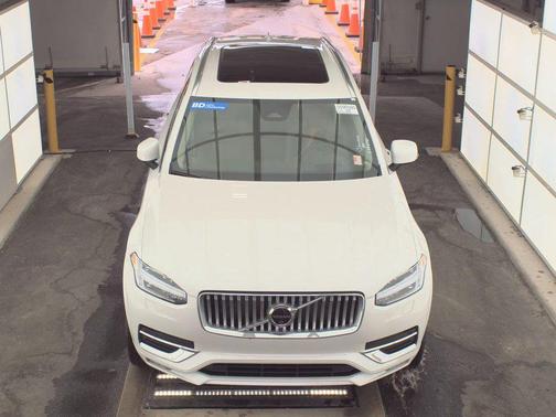 2025 Volvo XC90 B6 AWD Ultra 7-Seater