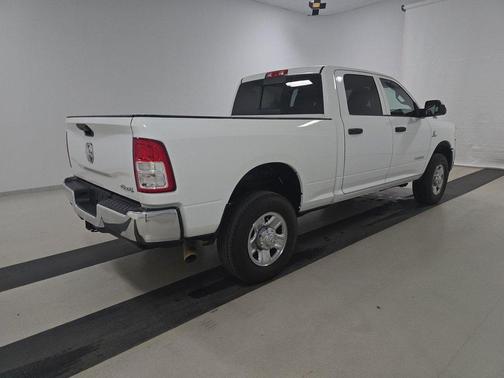 2022 RAM 2500 Tradesman Crew Cab 4x4 6'4' Box