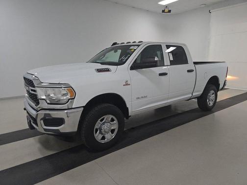2022 RAM 2500 Tradesman Crew Cab 4x4 6'4' Box