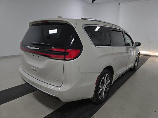 2021 Chrysler Pacifica L