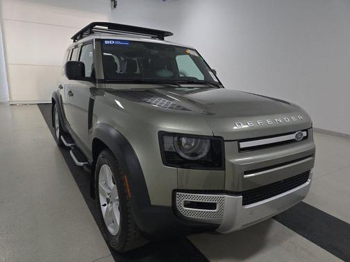 2022 Land Rover Defender 110 SE