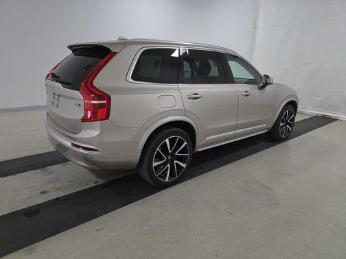 2024 Volvo XC90 B6 Plus Bright Theme 6-Seater