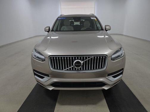 2024 Volvo XC90 B6 Plus Bright Theme 6-Seater