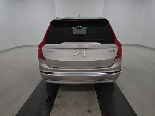 2024 Volvo XC90 B6 Plus Bright Theme 6-Seater