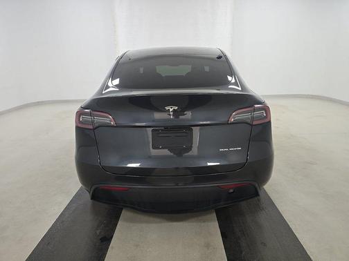 2024 Tesla Model Y Long Range AWD