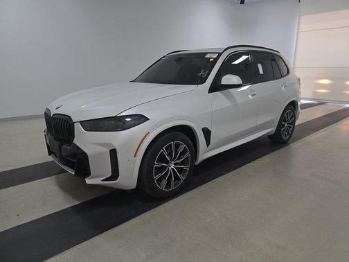 Alpine White 2024 BMW X5 xDrive40i Sports Activity Vehicle