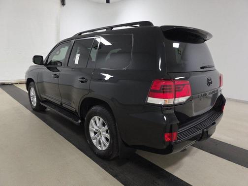 2019 Toyota Land Cruiser Base