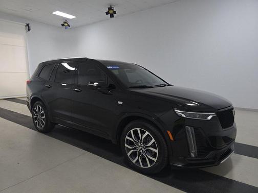 2022 Cadillac XT6 Premium Luxury FWD