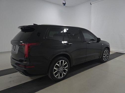 2022 Cadillac XT6 Premium Luxury FWD