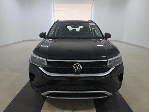 Deep Black Pearl 2024 Volkswagen Taos S FWD