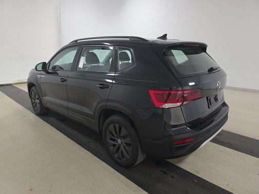 Deep Black Pearl 2024 Volkswagen Taos S FWD
