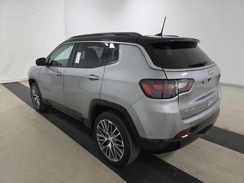 Billet Silver Metallic Clearcoat 2022 Jeep Compass Limited 4x4