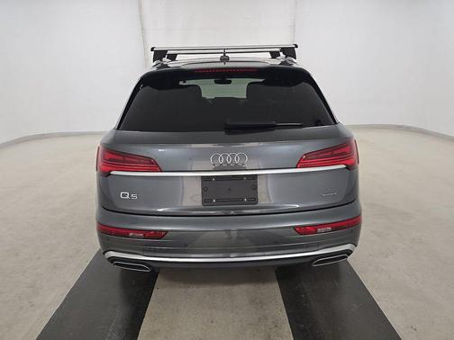 Daytona Gray Pearl Effect 2023 Audi Q5 S line Premium 45 TFSI quattro