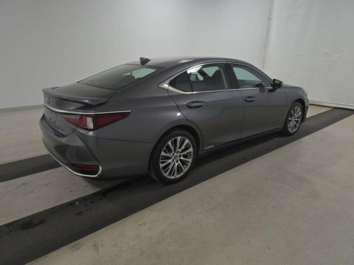 2021 Lexus ES 300h Base