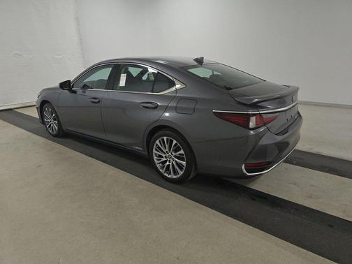 2021 Lexus ES 300h Base