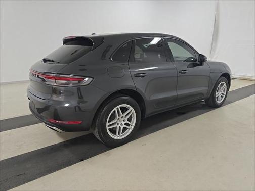 2020 Porsche Macan Turbo