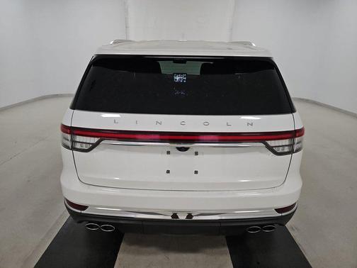 Ceramic Pearl Metallic Tri-Coat 2023 Lincoln Aviator Reserve RWD