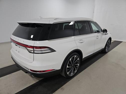 Ceramic Pearl Metallic Tri-Coat 2023 Lincoln Aviator Reserve RWD