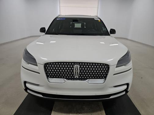 Ceramic Pearl Metallic Tri-Coat 2023 Lincoln Aviator Reserve RWD