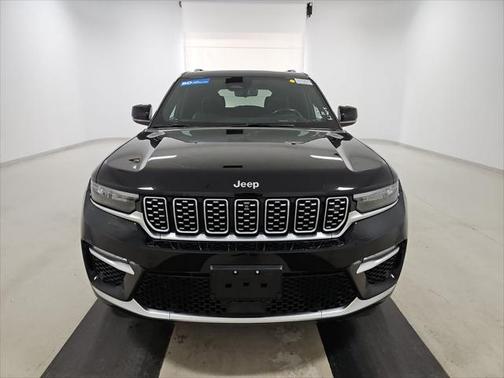 2022 Jeep Grand Cherokee Summit