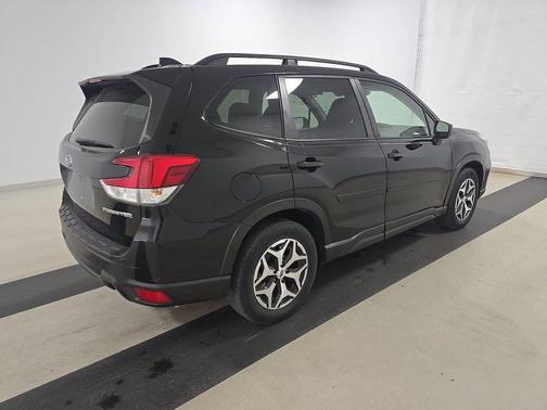 Crystal Black Silica 2019 Subaru Forester 2.5i Premium