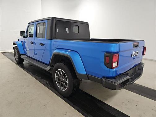 2022 Jeep Gladiator Overland