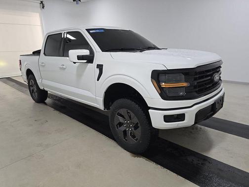 Oxford White 2024 Ford F-150 XLT 2WD SuperCrew 5.5' Box