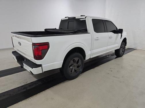 Oxford White 2024 Ford F-150 XLT 2WD SuperCrew 5.5' Box