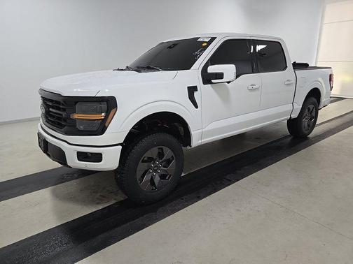 Oxford White 2024 Ford F-150 XLT 2WD SuperCrew 5.5' Box