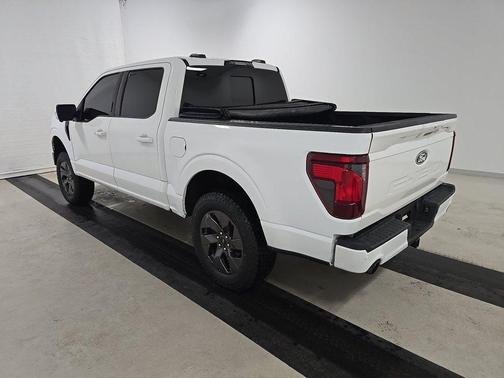 Oxford White 2024 Ford F-150 XLT 2WD SuperCrew 5.5' Box
