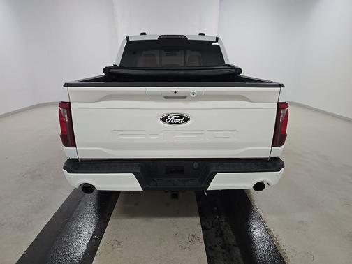 Oxford White 2024 Ford F-150 XLT 2WD SuperCrew 5.5' Box