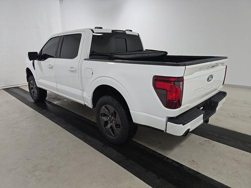 Oxford White 2024 Ford F-150 XLT 2WD SuperCrew 5.5' Box