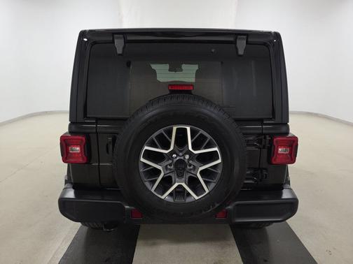Black Clearcoat 2024 Jeep Wrangler Sahara 4 Door 4x4