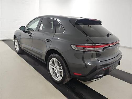 2022 Porsche Macan Turbo