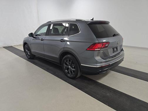 Platinum Gray Metallic 2024 Volkswagen Tiguan 2.0T SE FWD