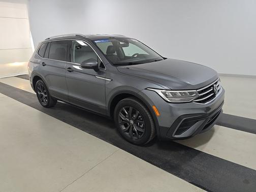 Platinum Gray Metallic 2024 Volkswagen Tiguan 2.0T SE FWD