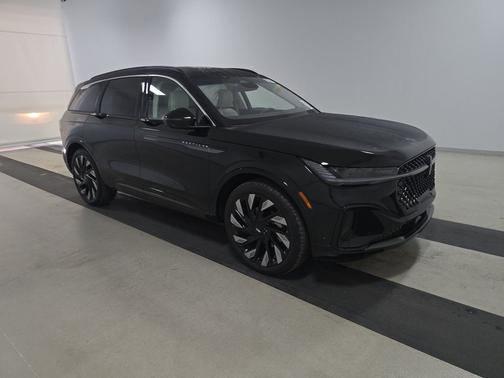Infinite Black Metallic Clearcoat 2024 Lincoln Nautilus Black Label AWD