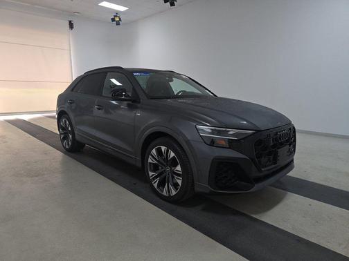 2025 Audi Q8 55 Premium Plus