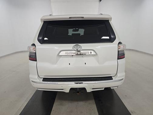 Blizzard Pearl 2020 Toyota 4Runner SR5