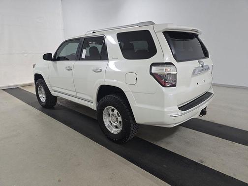 Blizzard Pearl 2020 Toyota 4Runner SR5