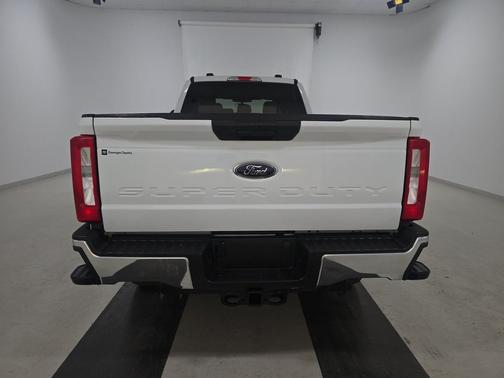 OXFORD WHITE 2024 Ford F-250 XLT