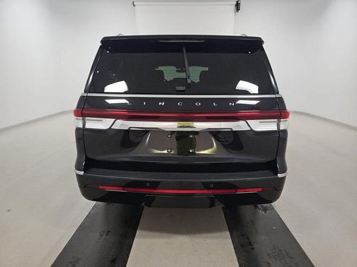 2024 Lincoln Navigator Premiere