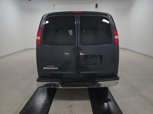 2017 Chevrolet Express 3500 LT