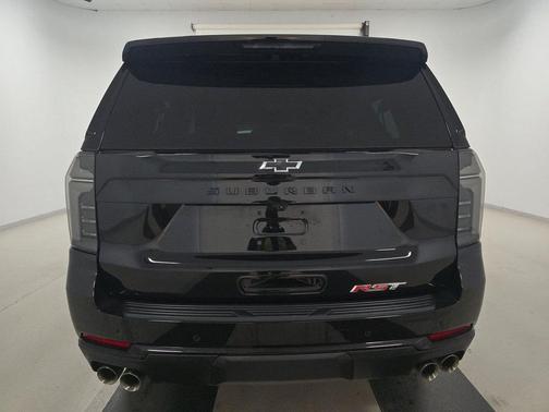 2025 Chevrolet Suburban RST